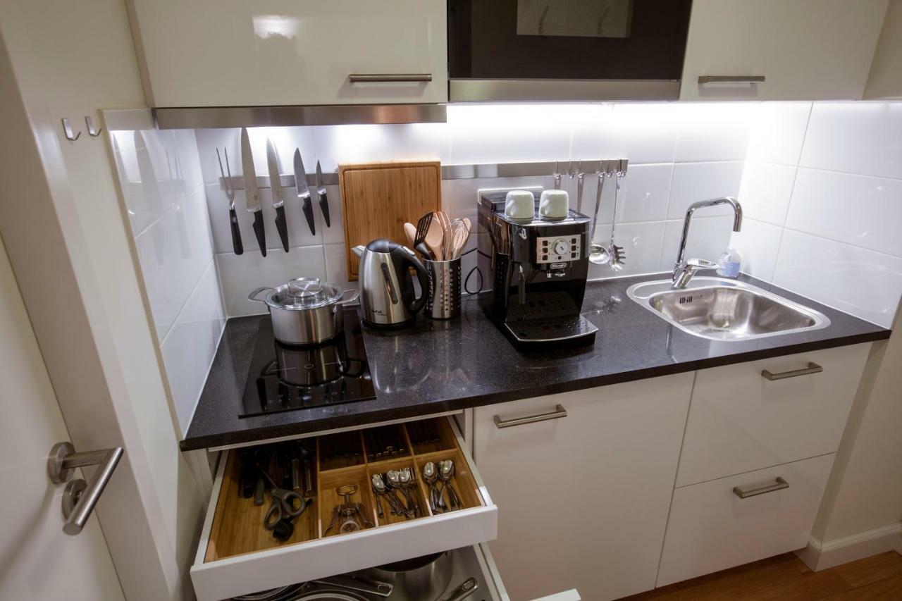 Central & Quiet Canal Apartment Amsterdam Esterno foto