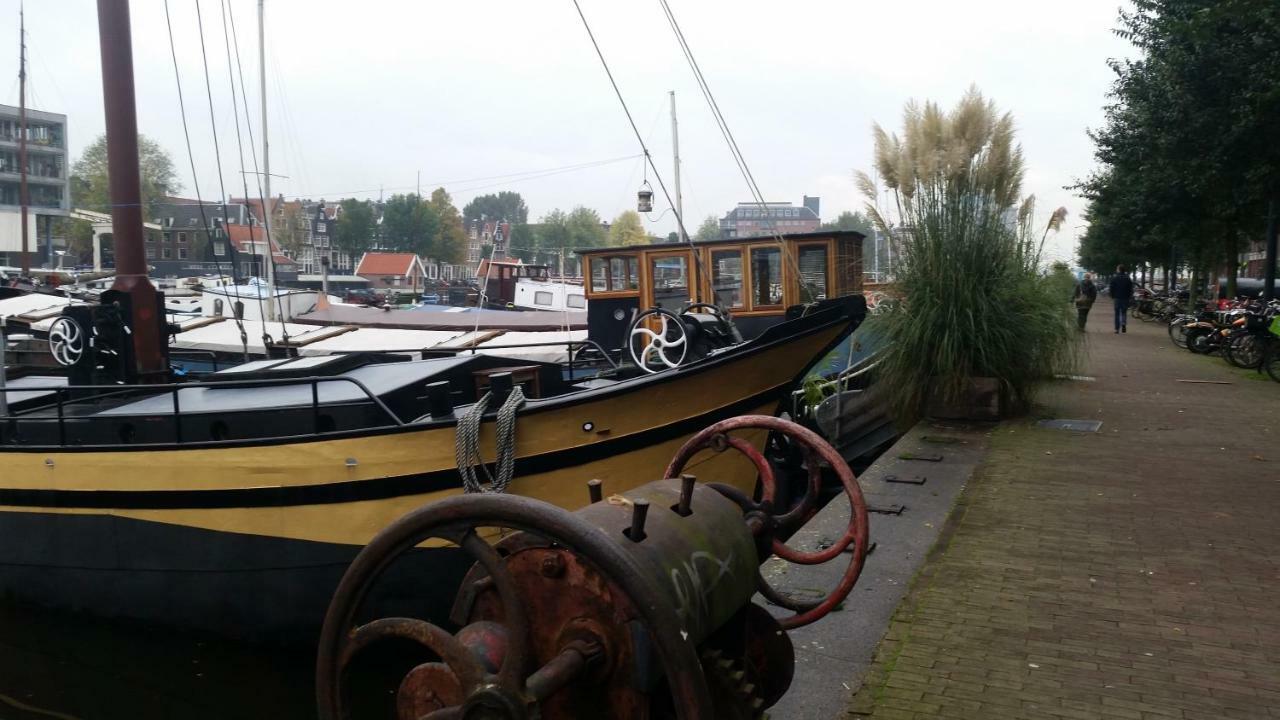 Central & Quiet Canal Apartment Amsterdam Esterno foto